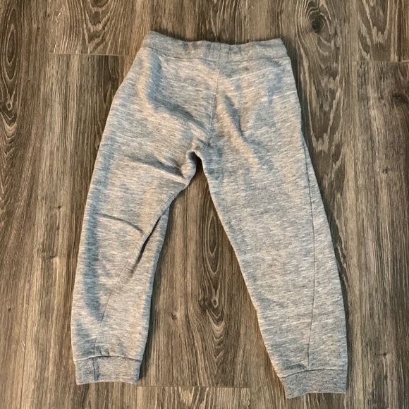 Boys gray sweatpants size small - Picture 3 of 3